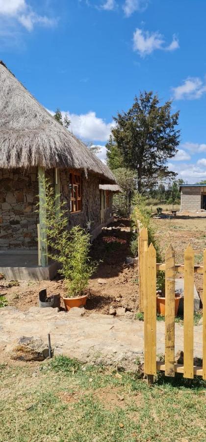 Le Tai Village Resort Near Solio Game Reserve Mweiga Bagian luar foto